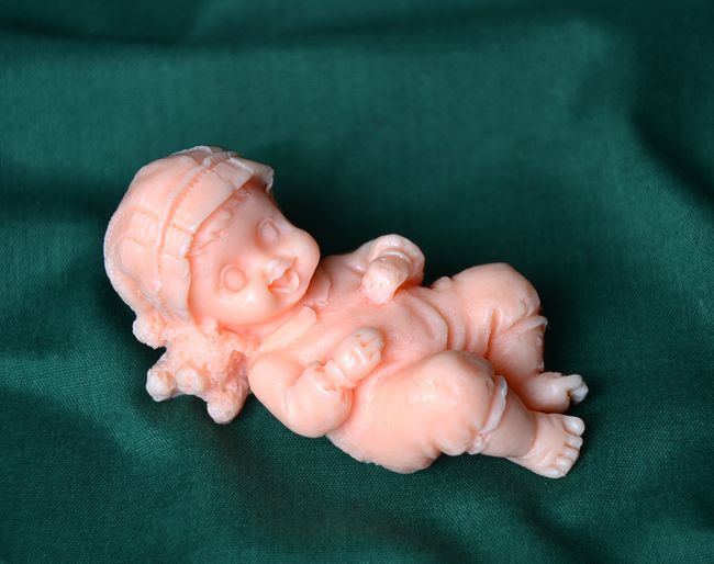 Miminko s medvídkem  2, velikost 8x4x4cm